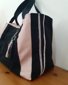 Charlie en noir et rose